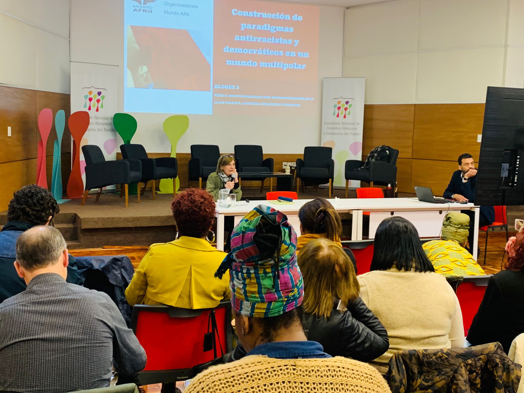 Seminario "Construcción de paradigmas antirracistas y democráticos en un mundo multipolar"