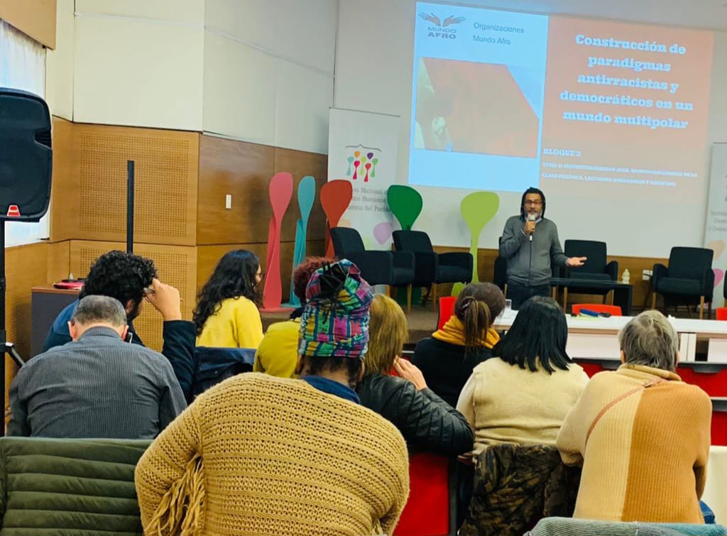 Miguel Pereira en Seminario de Mundo Afro