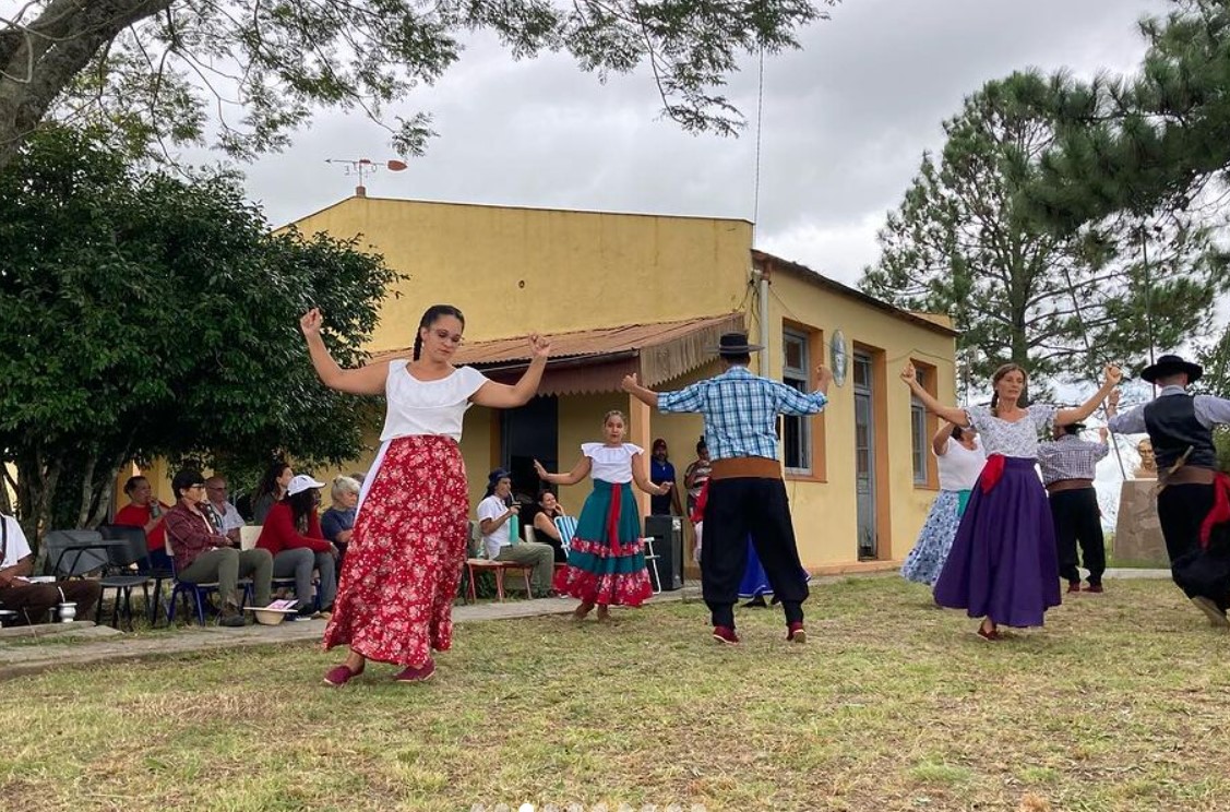 Grupo de danza folklórica