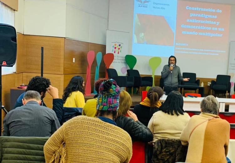 Miguel Pereira en Seminario de Mundo Afro