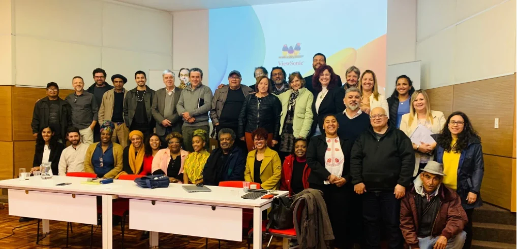 Encuentro de Mundo Afro: foto grupal con integrantes de la organización y de instituciones aliadas.